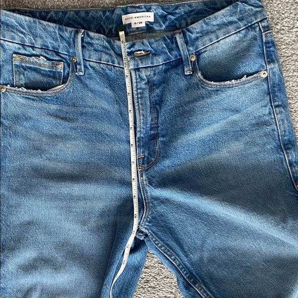 Distressed Good American Jeans - Picture 11 of 11